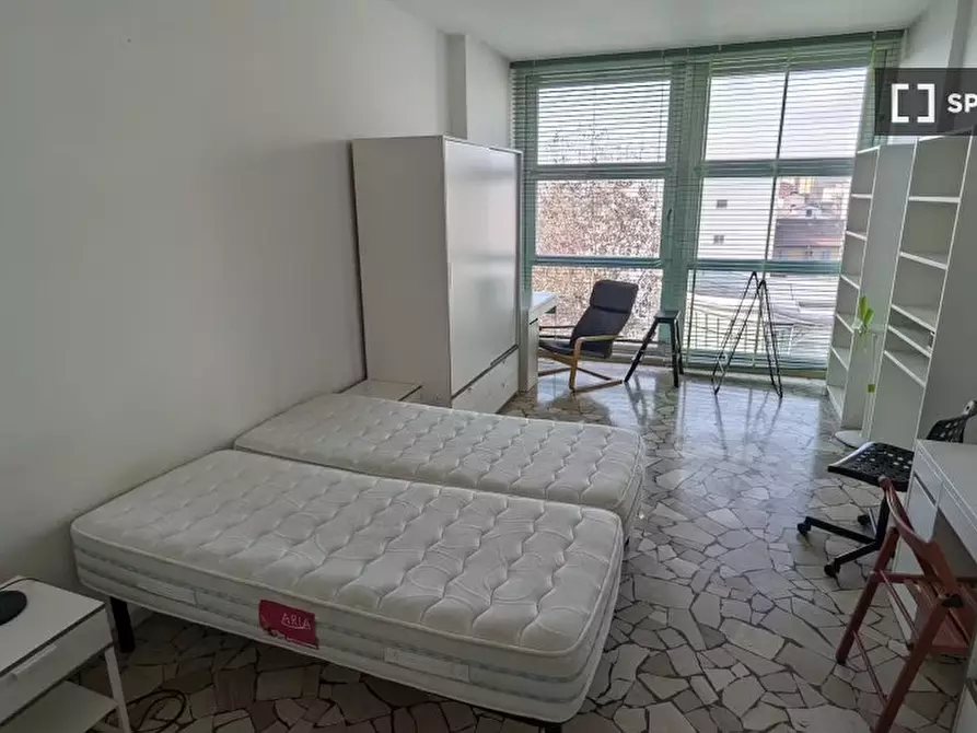 Immagine 18 di Camera condivisa in affitto  in Via Valtellina a Milano