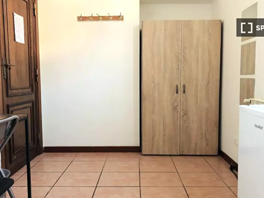 Immagine 2 di Camera condivisa in affitto  in Via Alessandro Brisse a Roma