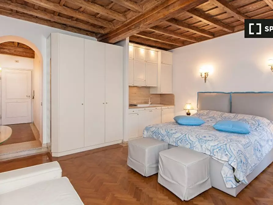 Immagine 8 di Appartamento in affitto  in Via del Gambero, 00187 Roma RM, Italy a Roma