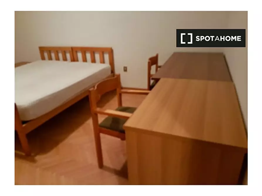 Immagine 2 di Camera condivisa in affitto  in Via Fratelli Perini a Trento