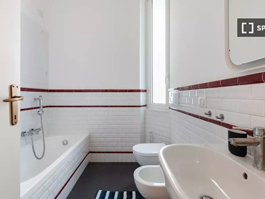 Immagine 11 di Camera condivisa in affitto  in Viale Romagna a Milano