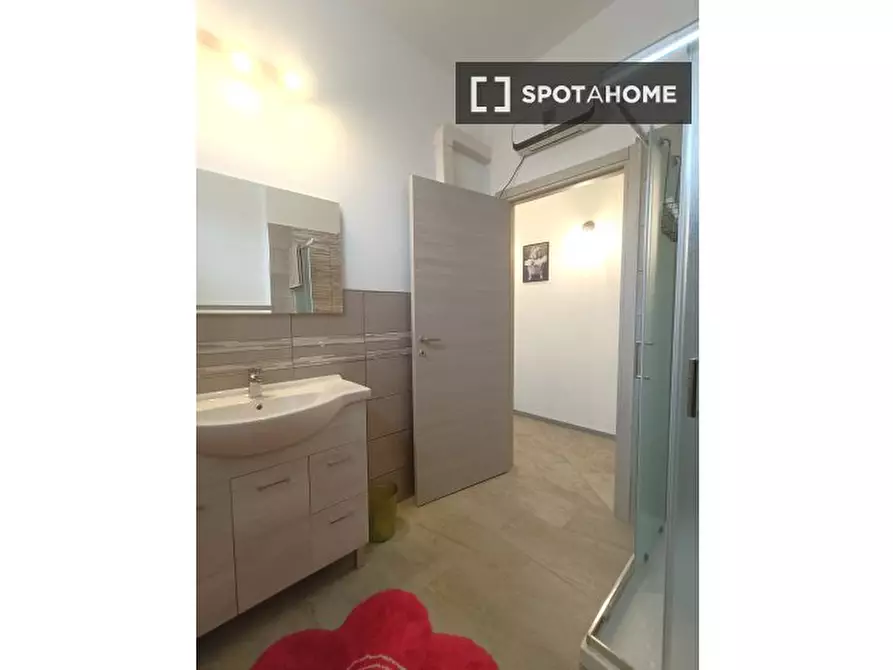 Immagine 19 di Camera condivisa in affitto  in Via Castellammare a Milano