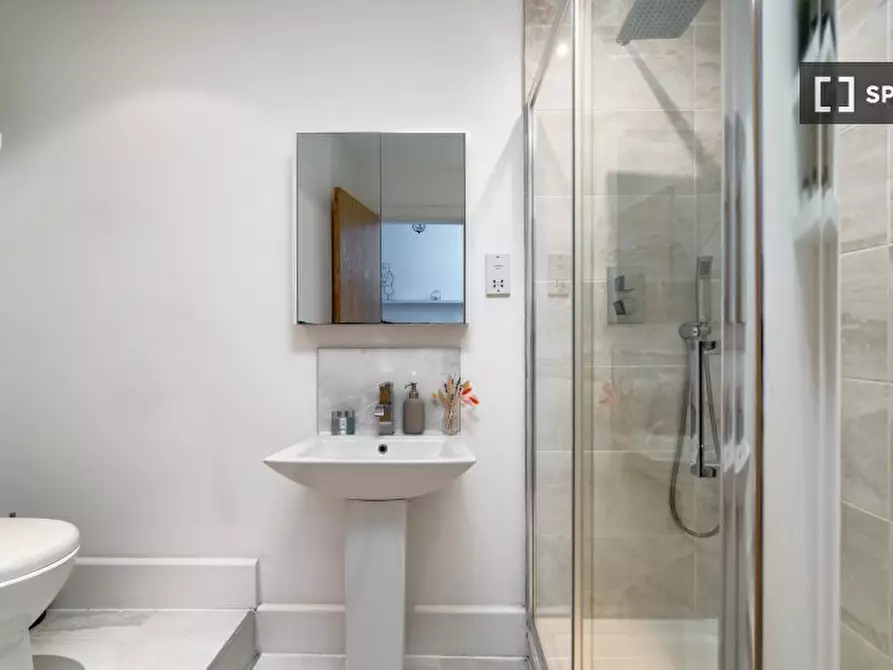 Immagine 7 di Appartamento in affitto  in Lion Court a Poplar
