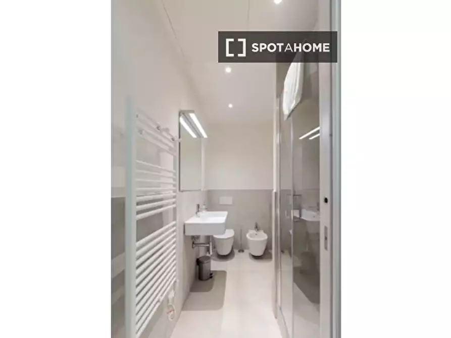 Immagine 13 di Appartamento in affitto  in Via dell'Albero a Firenze