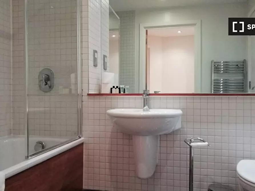 Immagine 6 di Appartamento in affitto  in Dickinson Court a Islington