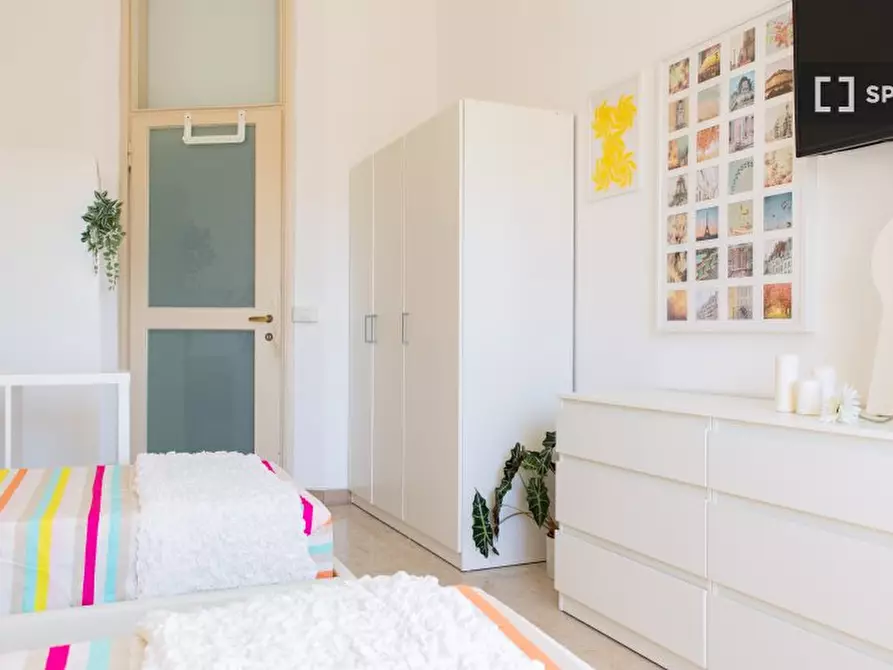 Immagine 3 di Camera condivisa in affitto  in Via Vettabbia a Milano