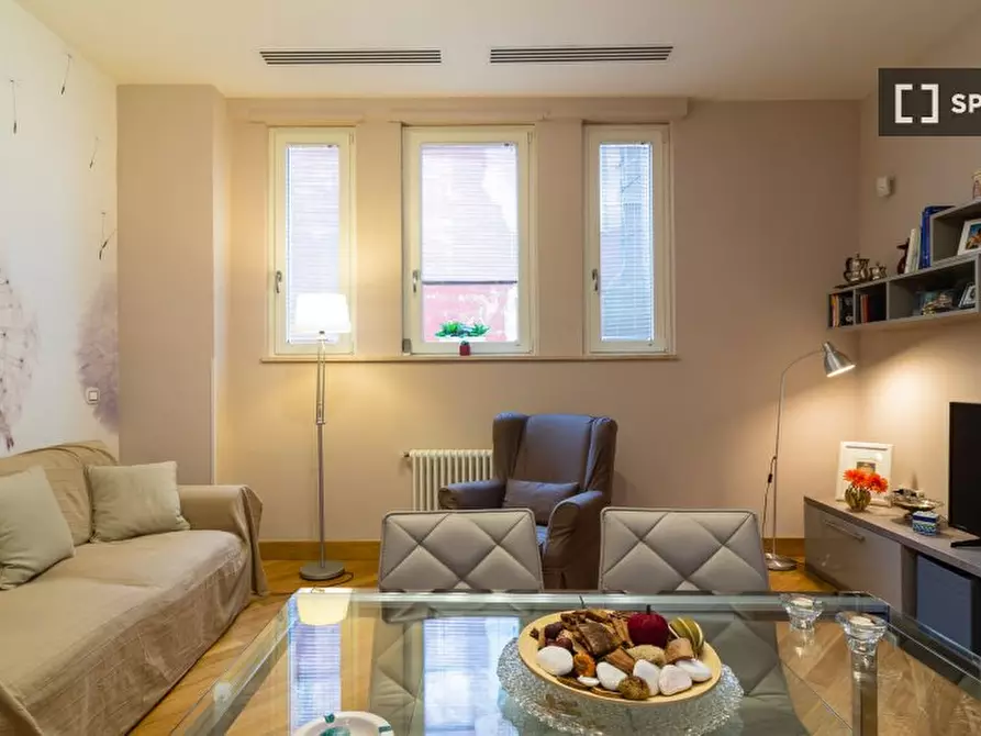 Immagine 1 di Appartamento in affitto  in Via Paolo Emilio Imbriani a Napoli