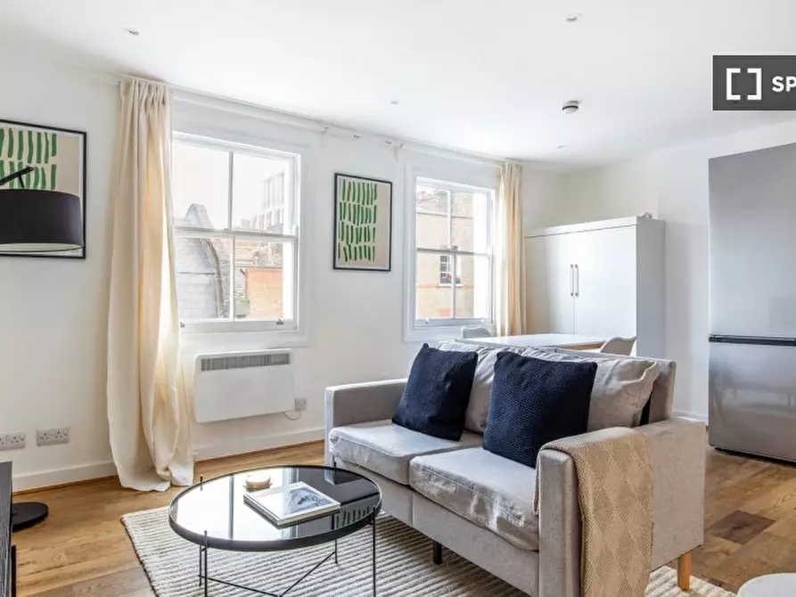 Immagine 1 di Appartamento in affitto  in Tottenham St a Camden Town