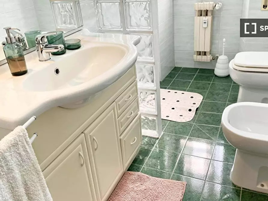 Immagine 19 di Camera condivisa in affitto  in VIA CADUTI DI CEFALONIA a Firenze