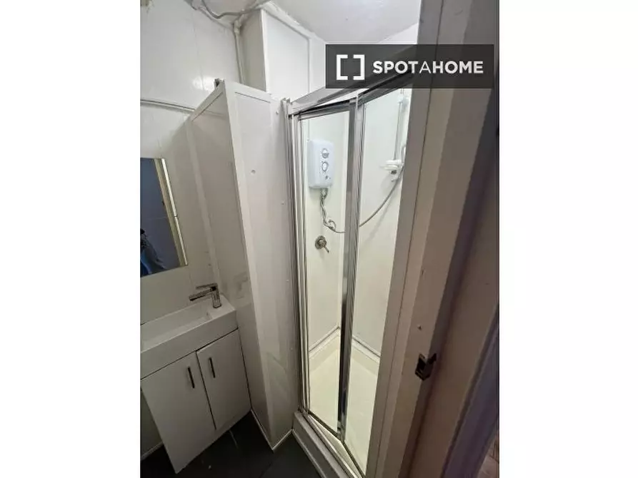 Immagine 6 di Camera condivisa in affitto  in Kendal Road a Brent