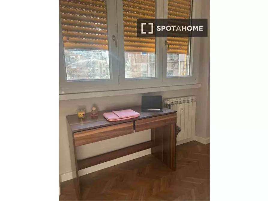 Immagine 3 di Camera condivisa in affitto  in Viale Giovanni Battista Valente a Roma