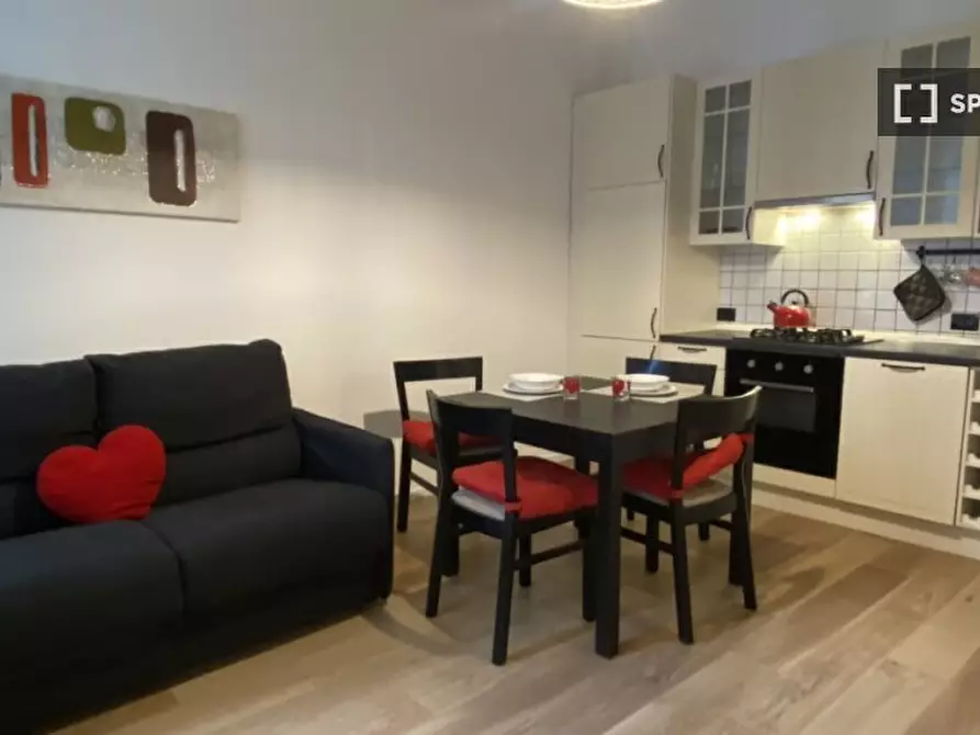 Immagine 1 di Appartamento in affitto  in Via Altaguardia a Milano