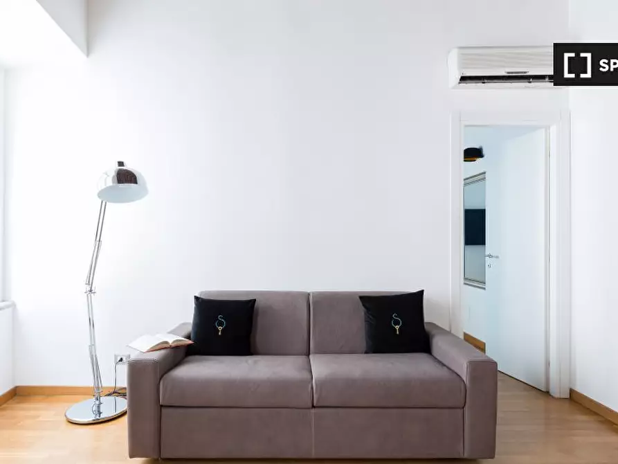 Immagine 2 di Appartamento in affitto  in Via del Boschetto a Roma