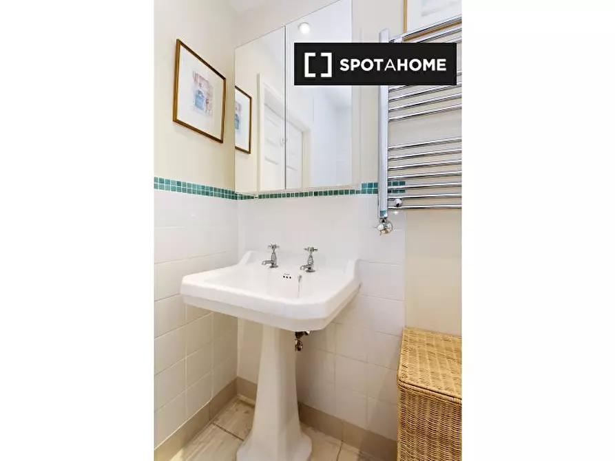 Immagine 11 di Appartamento in affitto  in Garden Flat a Hammersmith