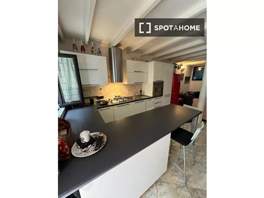 Immagine 15 di Appartamento in affitto  in Piazza Santa Maria alla Fontana a Milano