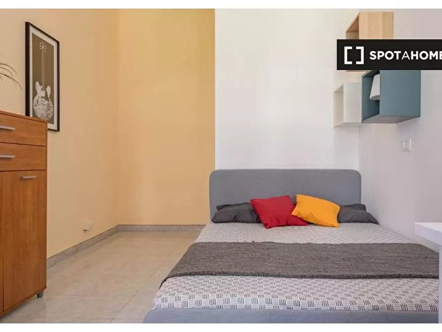 Immagine 8 di Camera condivisa in affitto  in Via Lorenteggio a Milano