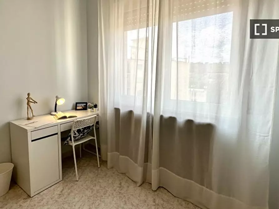 Immagine 3 di Camera condivisa in affitto  in Via Diocleziano n. a Casandrino