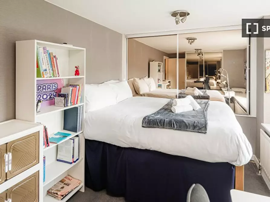 Immagine 1 di Appartamento in affitto  in Newport Court a Camden Town