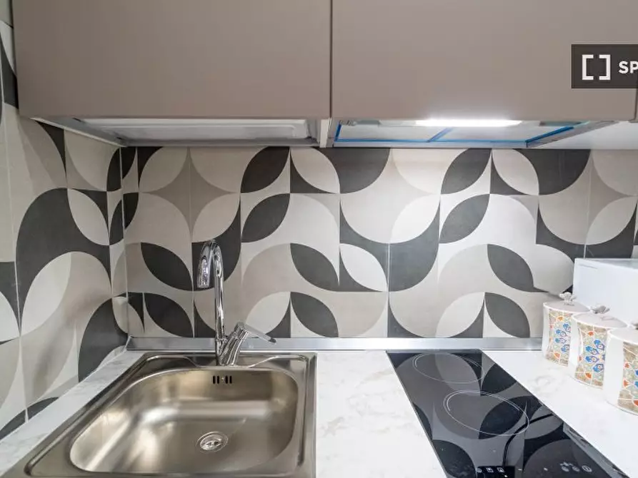 Immagine 13 di Appartamento in affitto  in Via Cesare Rosaroll a Napoli