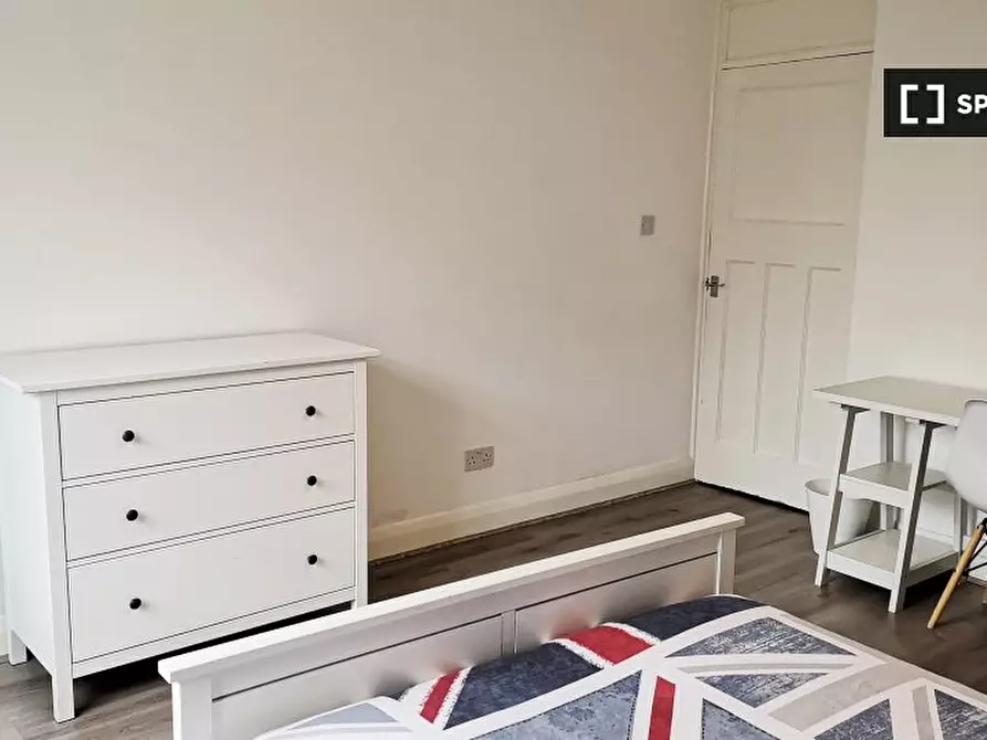 Immagine 14 di Camera condivisa in affitto  in Myrdle St a Poplar