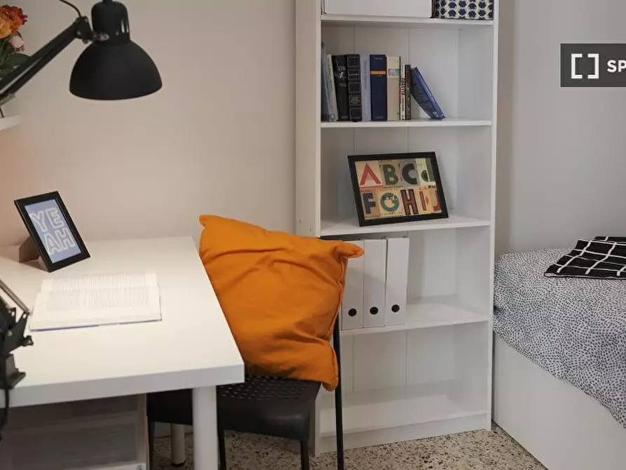 Immagine 3 di Camera condivisa in affitto  in Vico Campane a Donnalbina n. a Napoli