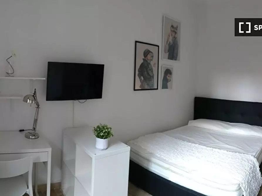 Immagine 3 di Camera condivisa in affitto  in Via Carlo Valvassori Peroni a Milano