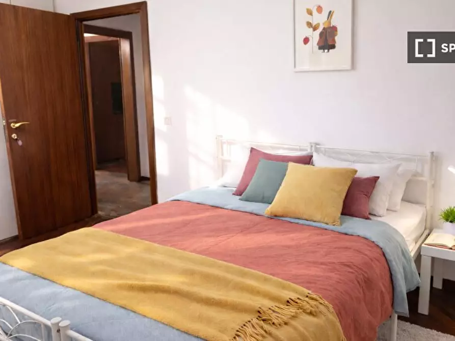 Immagine 1 di Camera condivisa in affitto  in Via Ignazio Guidi a Roma