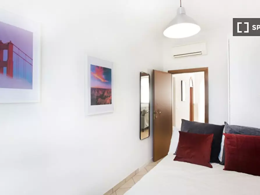 Immagine 2 di Camera condivisa in affitto  in Via Federico Engels a Milano