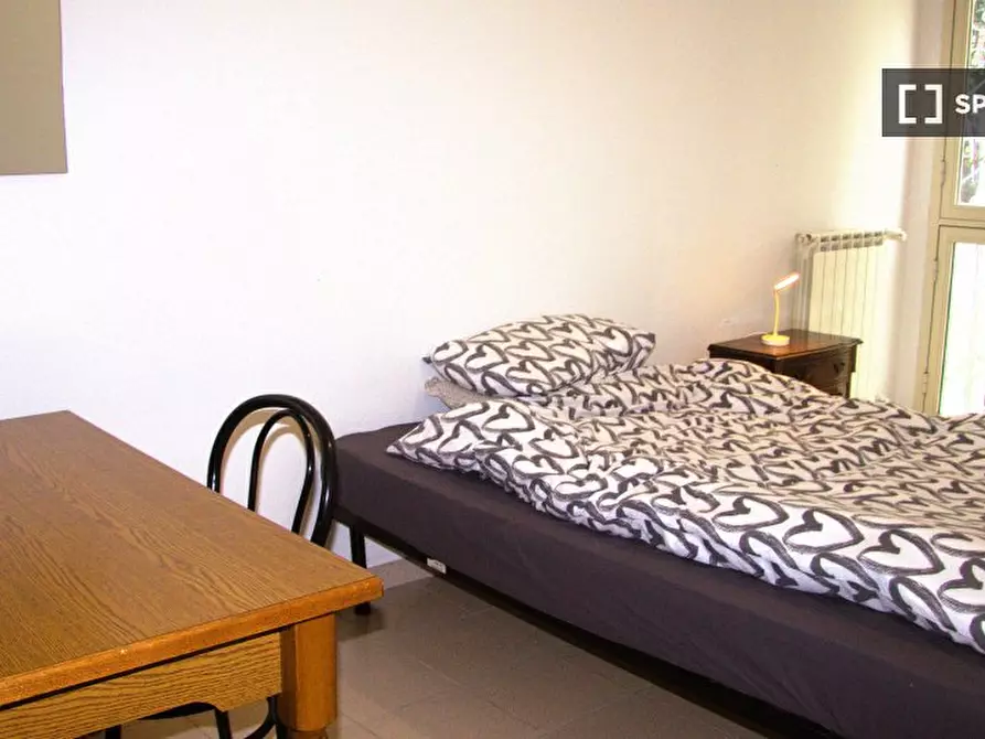 Immagine 9 di Camera condivisa in affitto  in Via Giuseppe de Robertis a Roma