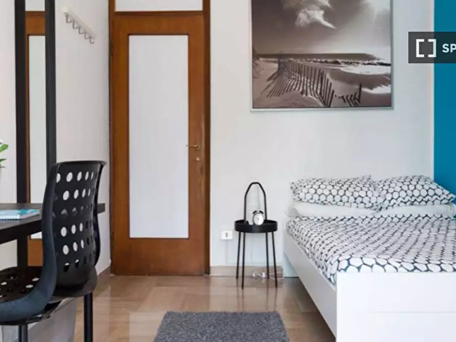 Immagine 3 di Camera condivisa in affitto  in Via Carlo Botta a Milano