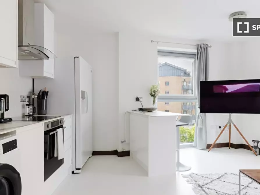 Immagine 6 di Appartamento in affitto  in Bridges Court Road a Wandsworth
