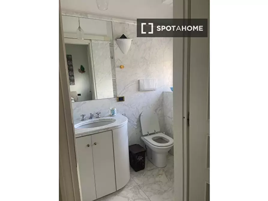 Immagine 12 di Appartamento in affitto  in Via Miramare a Genova