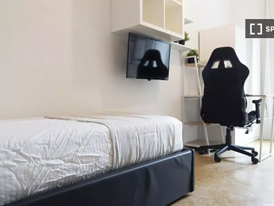 Immagine 4 di Camera condivisa in affitto  in Via Emilio Faà di Bruno a Milano
