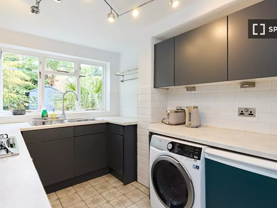 Immagine 15 di Appartamento in affitto  in Huxley Street a Kensington