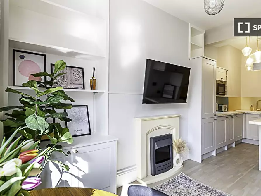 Immagine 12 di Appartamento in affitto  in Fulham Palace Road a Hammersmith
