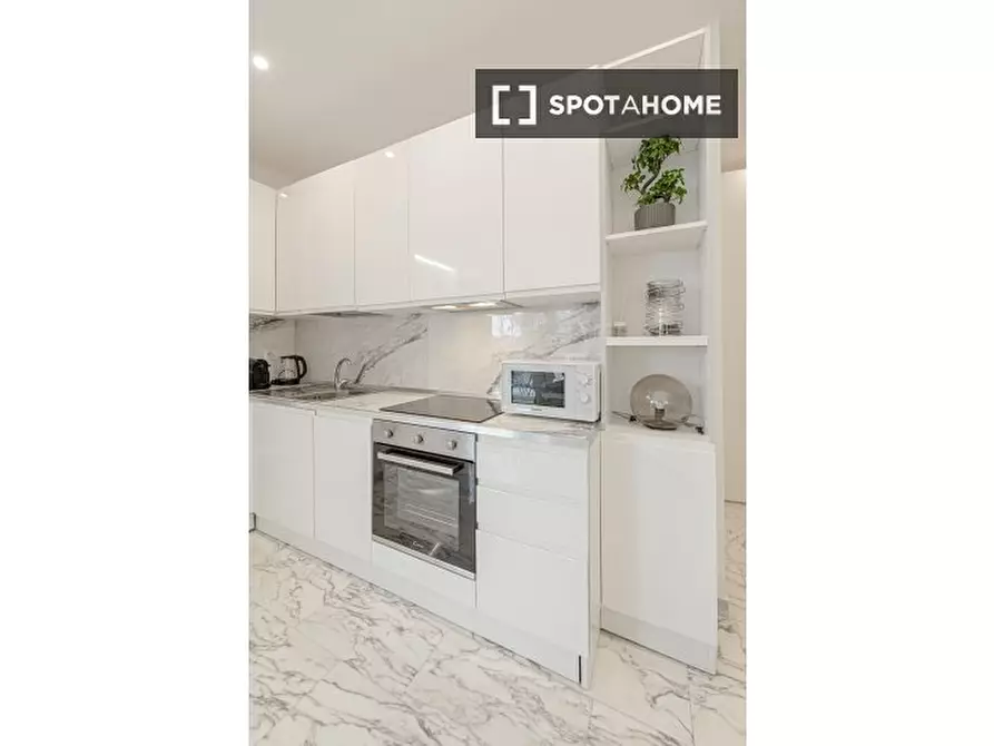 Immagine 11 di Appartamento in affitto  in Via Ippolito Nievo a Roma