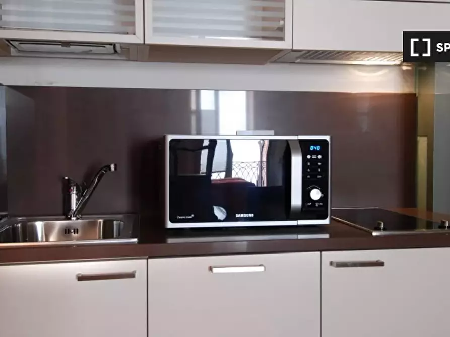 Immagine 14 di Appartamento in affitto  in Via Rizzoli a Bologna