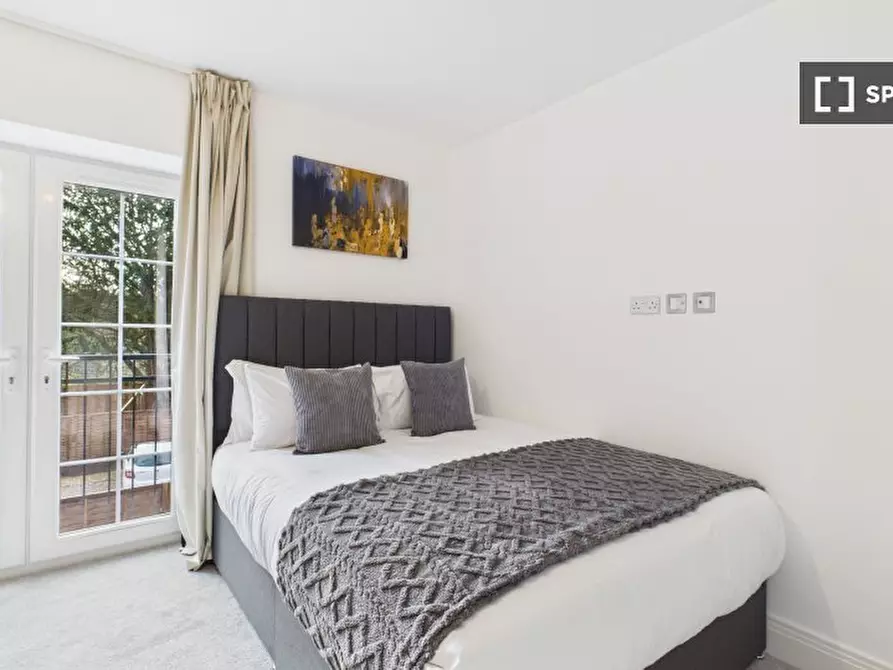 Immagine 19 di Appartamento in affitto  in Purley Downs Rd a Croydon