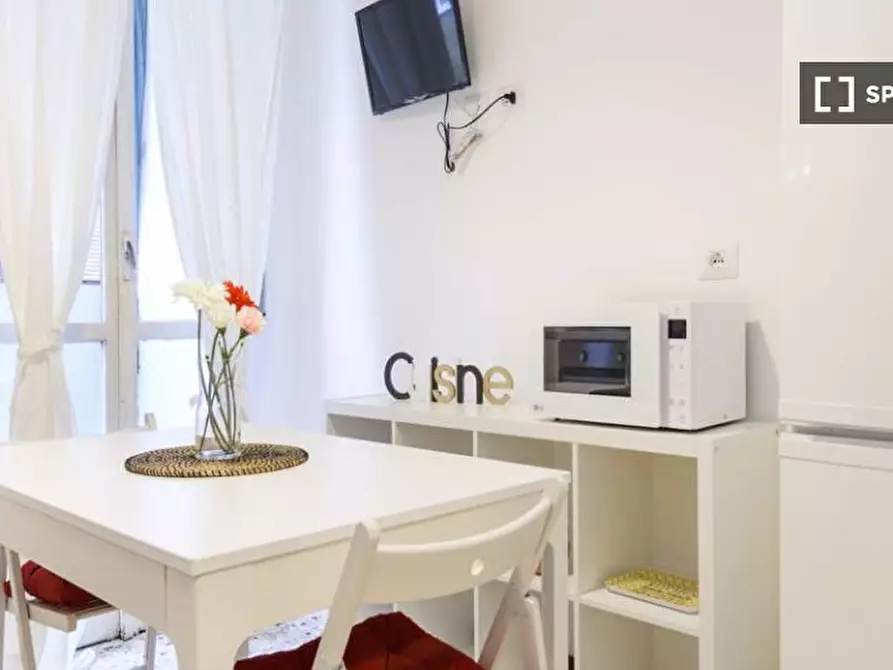 Immagine 11 di Camera condivisa in affitto  in Via Melchiorre Delfico a Milano