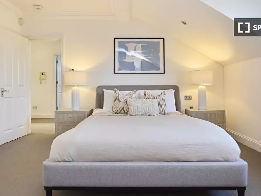 Immagine 6 di Appartamento in affitto  in Rudall Cres a Camden Town