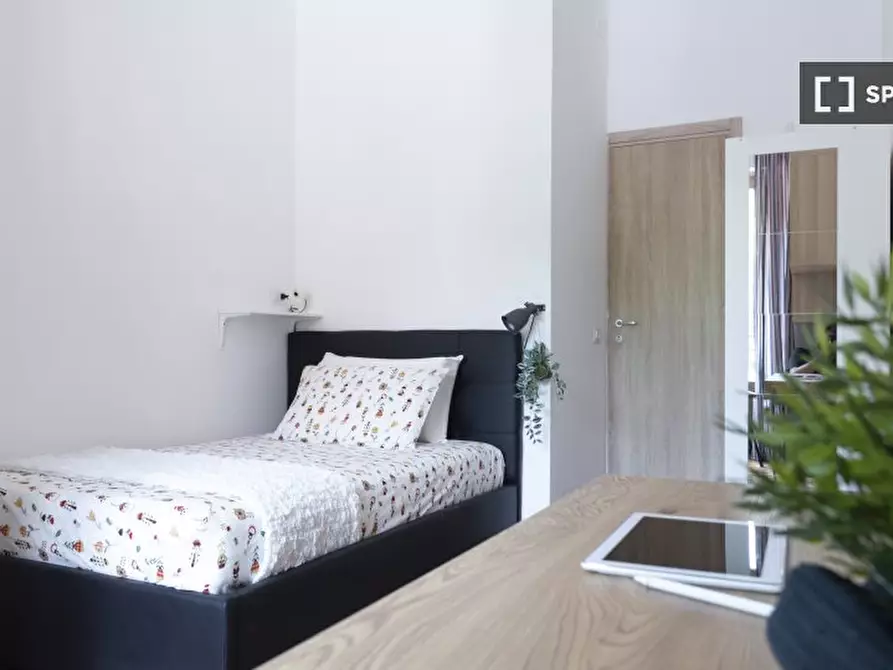 Immagine 3 di Camera condivisa in affitto  in Via Emilio Faà di Bruno a Milano