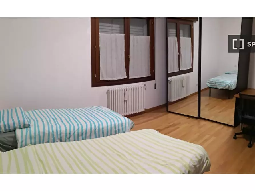 Immagine 11 di Camera condivisa in affitto  in Via Vecchia a Padova