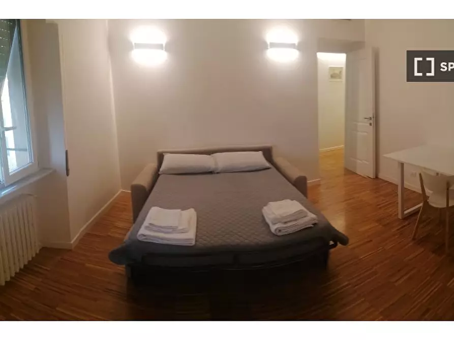 Immagine 16 di Camera condivisa in affitto  in Via dei Monti Lepini a Roma