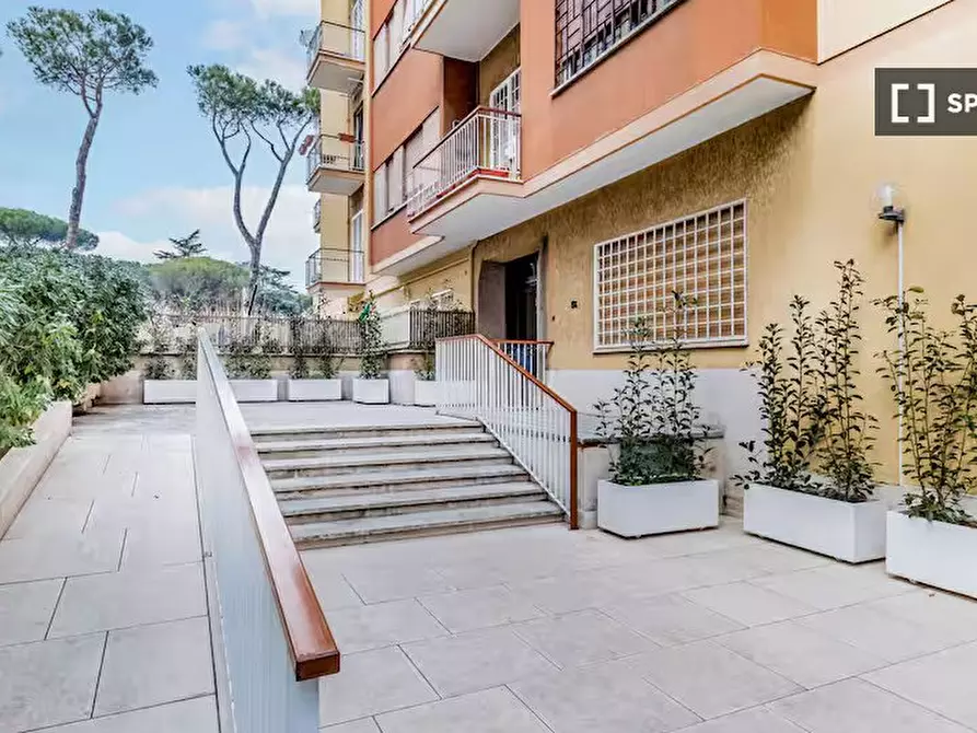 Immagine 10 di Appartamento in affitto  in Via Santa Bernadette a Roma