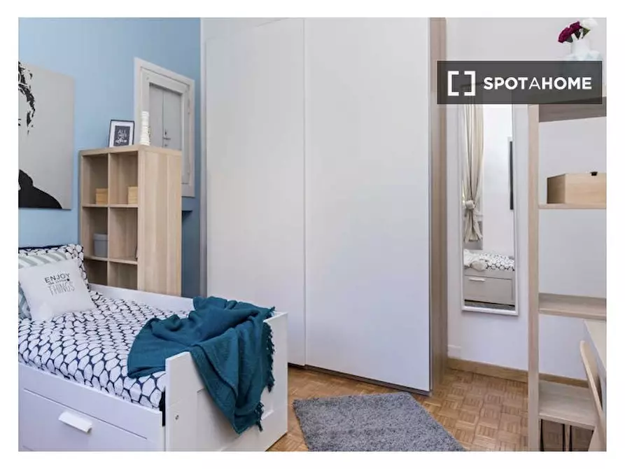 Immagine 2 di Camera condivisa in affitto  in Leone a Milano