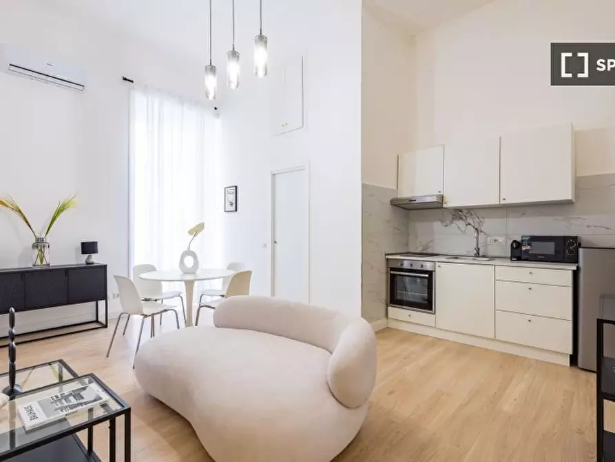 Immagine 1 di Appartamento in affitto  in Piazza Principe Umberto a Napoli