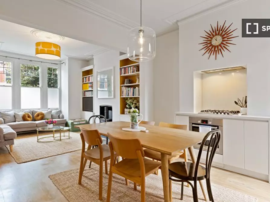 Immagine 2 di Appartamento in affitto  in Gayville Rd SW a Wandsworth