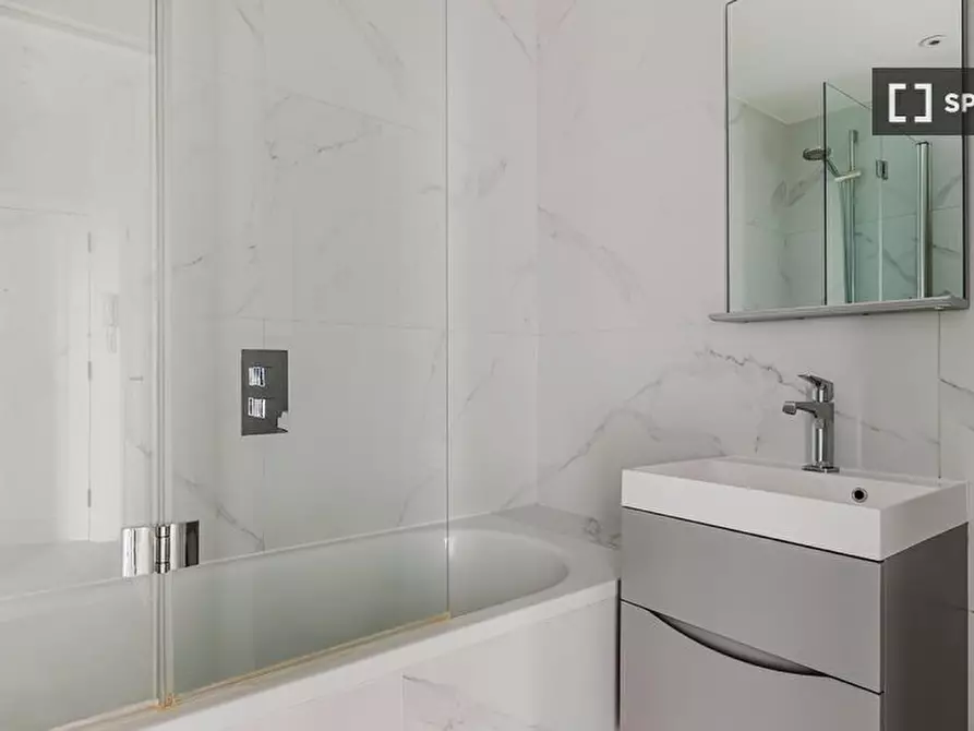 Immagine 15 di Appartamento in affitto  in Elgin Cres a Kensington