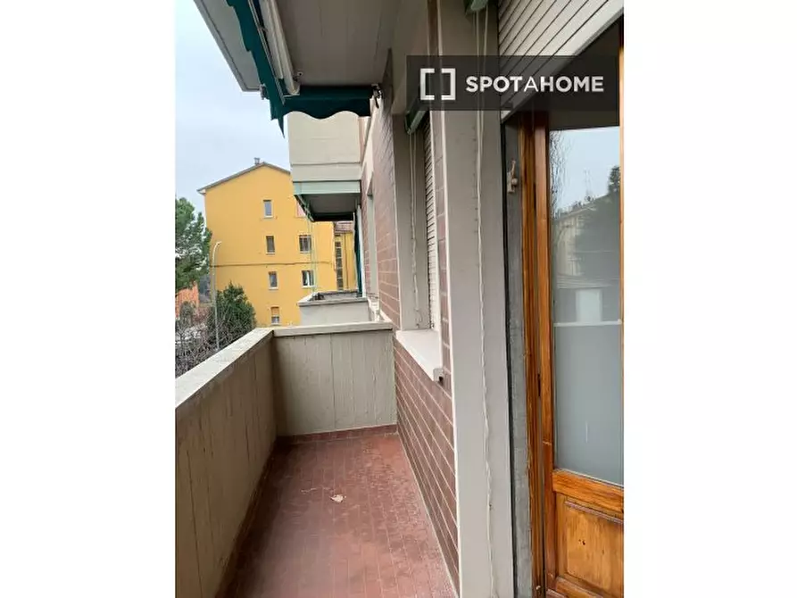 Immagine 18 di Camera condivisa in affitto  in Della Torretta a Bologna