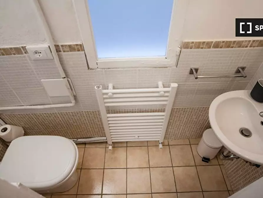 Immagine 11 di Appartamento in affitto  in Via Broccaindosso a Bologna